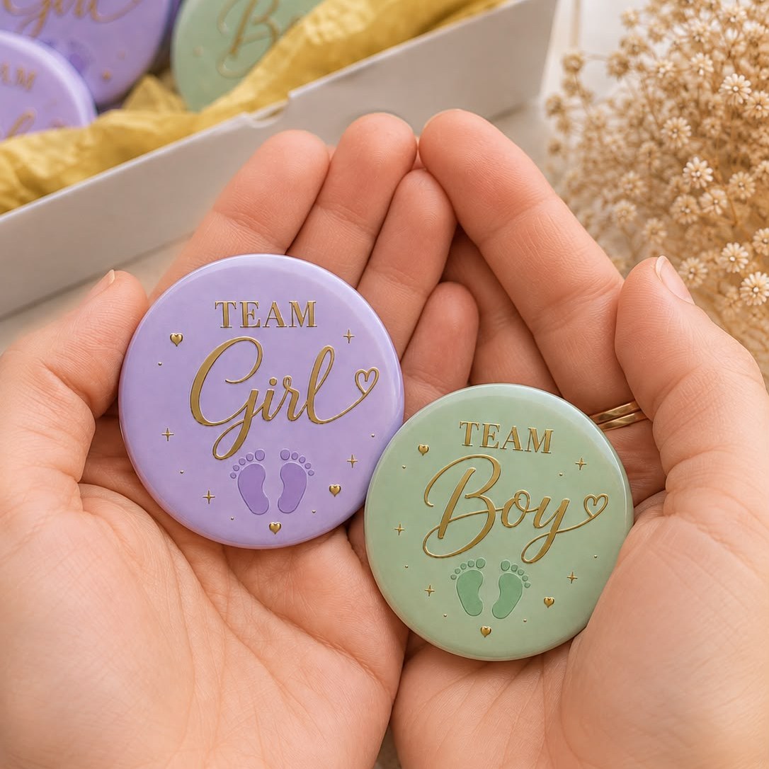 Badges Team Girl et Team Boy en violet et vert pastel